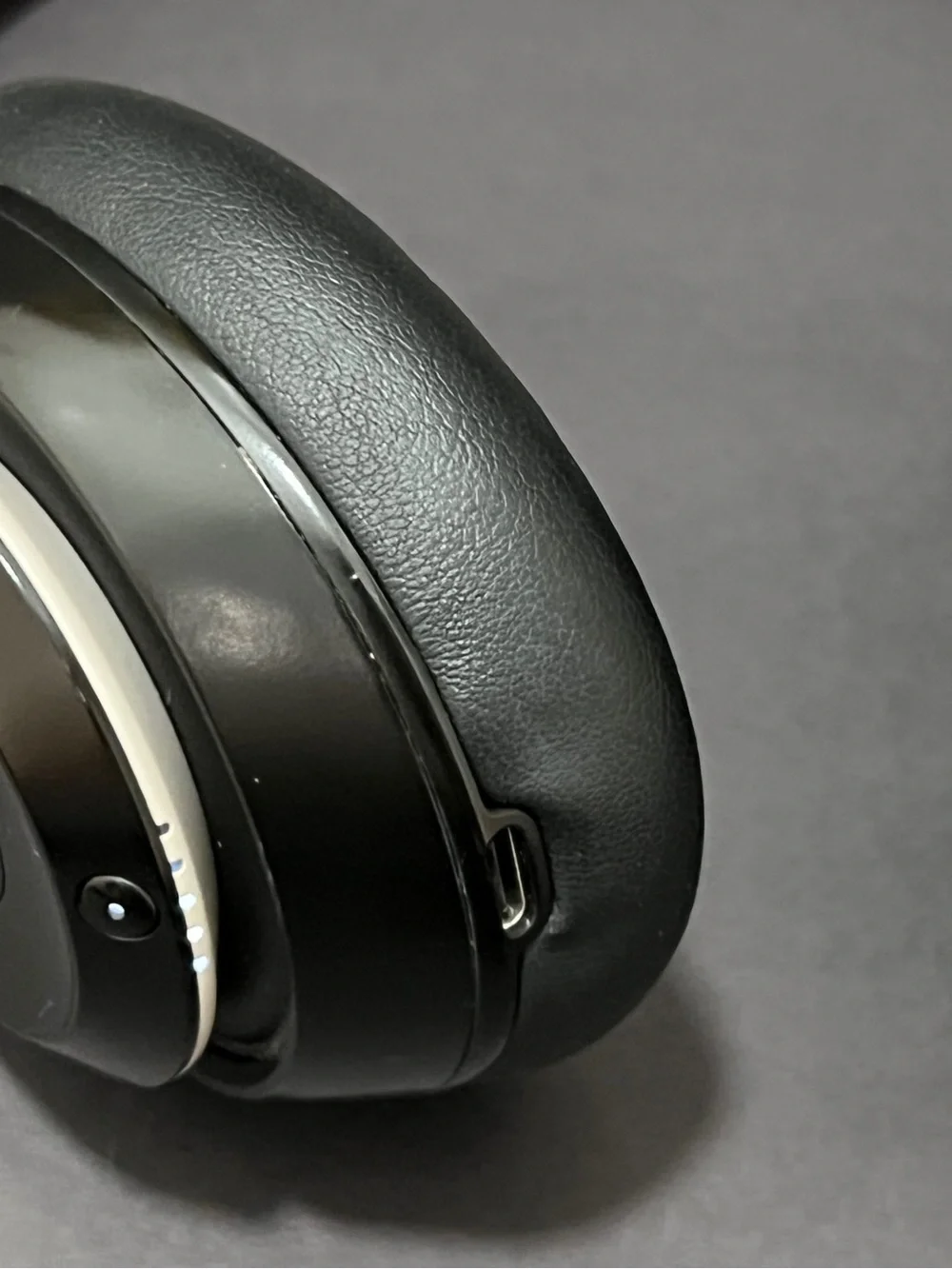 Beats Studio Pro Headphones black gold - Picture 9 of 13